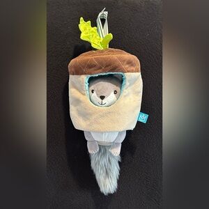 Lullaby Squirrel Pull Musical plush Manhattan Toy Multicolor Baby Crib Toy